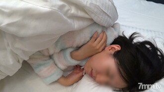 ภรรยาสาวมือสมัครเล่นตัวจริงอายุน้อยกว่า 18 ปีพร้อมชุดว่ายน้ำและยิง cum ในช่องคลอดดิบและ bukkake อย่างต่อเนื่อง! ทานได้ไม่อั้น www
