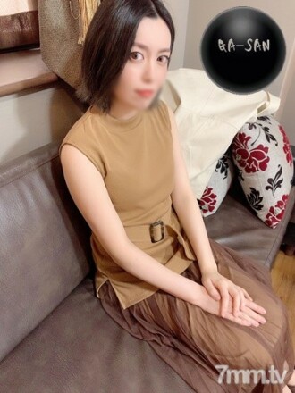 與那個女演員非常相似的接待員