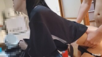 最多7 [个人] 黑发娇嫩的年轻妻子。闯入公共住房并用另一根棍子和阴道射精犯下