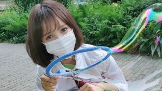 第一槍！ !!數量有限【未刪減】“老師……我真的不是那種孩子。” 美少女的孤獨感和背影。二年級陰道暨射向無可爭議的優等生！ !! （故事片）