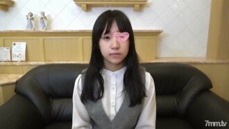 "Thưa ngài. Mẹ, con có thể tự mình tiết kiệm tiền." Sakura-chan, một học sinh nghèo như em gái 144 cm. Quỹ đạo mà nước mắt và đô la rơi xuống khi làm việc chăm chỉ.