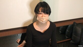 少年美女大学生续集。出租房间中的即时规模 Irama → 大规模面部射精。