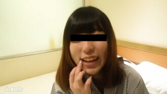 19歲女僕咖啡店店員美白餅！有男友對女僕陰道射精！