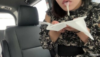 3 people in a row in the city's private car without a terrible tech blowjob. A theory that cute girls are the best at blowjobs ☆ Nami-chan, a 21-year-old grocery store clerk