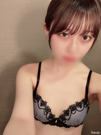 [* Eltern haben es herausgefunden] Ao ● Gegenwärtiger Student im dritten Jahr, der sich an der Gakuin-Universität bewirbt. Eine hellhäutige, schlanke Schönheit voller Niedlichkeit und Charme. Der erste vaginale Cum-Shot-Sex im Mund. Insgesamt 3 Ejakulationen.