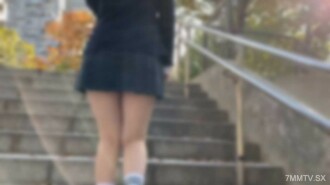 [#71] Uniform Bob 的**生活純潔而害羞。公園約會時從短裙可以看到的原汁原味的美腿，美白又興奮！成人性愛的初體驗讓我神經兮兮的，最後我懷孕了射了♡相互感覺♡