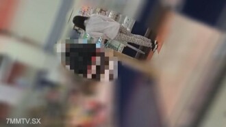 [Individuel] Une femme mince avec de multiples dettes, un homme avec une dette manquante. Intrusion public house, torture et humiliation debout, tourmenté par le jus d'une autre personne.