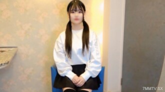 Queue jusqu'aux genoux qui tape tage, sourire angélique, premier amour sexuel mignon Yumi-chan 2ème Creampie Gonzo ! Peignoir de deuil passionnant ! *Édition spéciale de haute qualité
