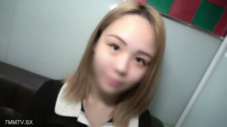 18歲的皮膚被黏住了。哇。 /立即使用，也使用公共服務。