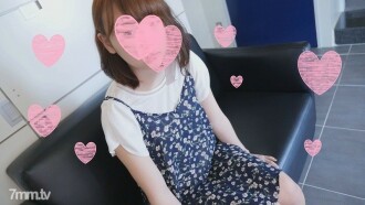 [個人拍攝] 19 歲的佐藤現在未經允許將生雞巴插入 JD 中出庫斯科觀察 & 面部淋浴 [業餘視頻]