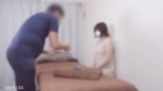 Dans ma deuxième année de mariage, ma femme et mon enfant sont sur le point de tomber enceintes, et mon magasin est sur le point d'ouvrir. Je suis nerveuse, et de ce fait, j'ai la personnalité d'une femme individualiste et attachée à sa famille. | Marché de contenu FC2