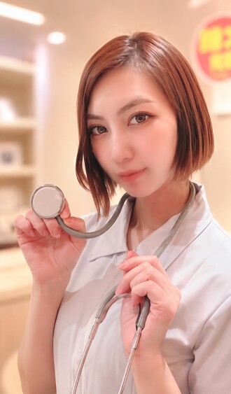 [No Censorship] [First Time Filming] Beauty Nurse: "Just put it in..." Her cool personality transforms as she succumbs to pleasure! Finally, he cums deep inside her...!! [Main feature approximately 1 hour 40 minutes] [Bonus: Full face reveal, blowjob (oral ejaculation)]