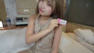 【新用戶享7折優惠】0414_T001 18歲的Kanna-chan，即使丈夫即將發現她拍攝的NTR性愛影片（影片中她露臉），也無法停止偷偷摸摸地與人發生關係。一位年輕的妻子被黑人男子用他的精子秘密懷孕！這...