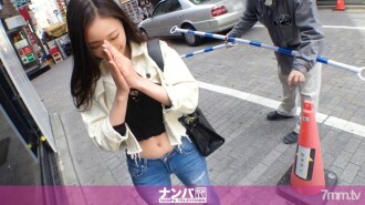 マジ軟派、初撮。 1330 お尻丸出しファッションのドエロ女子大生を謝礼の上乗せでセックスに持ち込み成功！！手マンで大量潮吹きからのデカチン挿入で絶叫悶絶イキ！！！