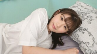 [Pukulan pertama] [Dia menyelinap pergi ..] [Kotoran air pasang pada cadar] Berusia 19 tahun yang terasa merah di telinganya. Seorang gadis yang bercakap dengan senyuman comel ... Aplikasi amatur, penembakan AV pertama 131