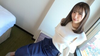 [First shot] [White skin slender] [Upper eye-catching service] An active JD who attends the Faculty of Law has appeared. A young man who likes uncle makes a cute face caress with a sticky caress and holds a penis with a slender body .. AV application on the net → AV experience shooting 1698