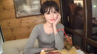 Je veux que tu me dises toutes sortes de choses coquines ♪ Contrairement à son apparence de garçon, c'est une fille timide qui est plus maussade et coquine que ce à quoi on pourrait s'attendre ! Une grande beauté à huit têtes avec des jambes fines et des jambes fines. Un talent érotique dont la lacune est trop érotique est arrivé ! ! [Première prise de vue] Application AV en ligne → Prise de vue d'expérience AV 2168