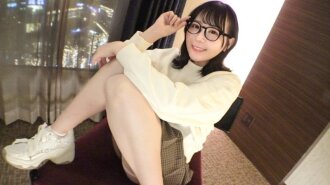 "Chỉ cần nhìn cô ấy thôi cũng đã thấy thư giãn rồi! Một cô gái dịu dàng, nhưng lại là một người phụ nữ điên cuồng, tự thỏa mãn 5 lần một tuần [Sana, 20 tuổi]. Tư thế cưỡi ngựa vụng về của cô ấy thực ra lại rất tuyệt! Quan hệ tình dục mãnh liệt với thân hì...