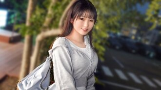 “연상을 좋아하는 오마세 여자. 포르노 영화관에서 아저씨에 둘러싸여 흥분해 버린다.
